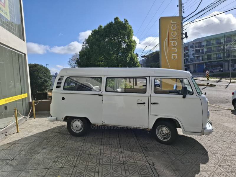 VOLKSWAGEN - KOMBI - 2001/2001 - Branca - R$ 25.000,00