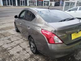 NISSAN - VERSA - 2014/2014 - Cinza - R$ 38.800,00