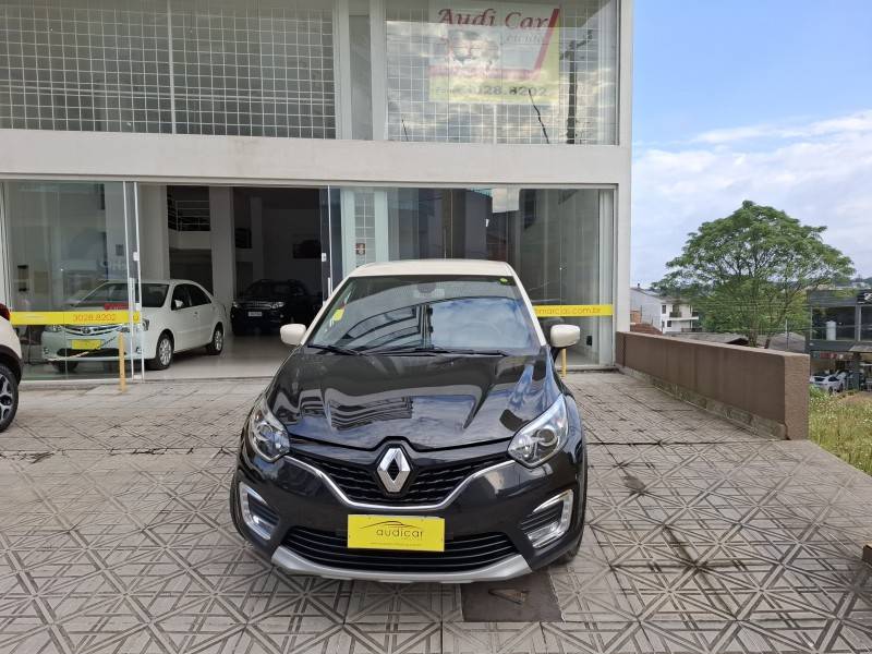 RENAULT - CAPTUR - 2017/2018 - Preta - R$ 69.800,00