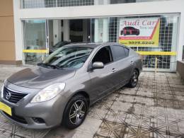 NISSAN - VERSA - 2014/2014 - Cinza - R$ 38.800,00