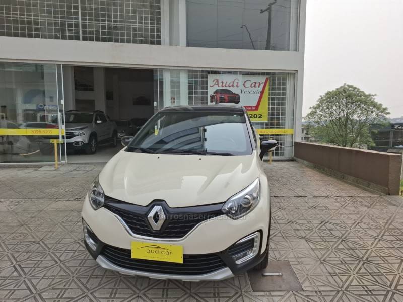 RENAULT - CAPTUR - 2019/2020 - Bege - R$ 79.800,00