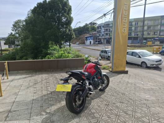 HONDA - CB 650 - 2018/2018 - Vermelha - R$ 43.800,00