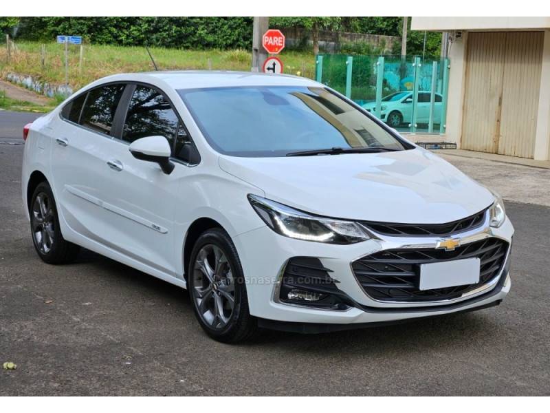 CHEVROLET - CRUZE - 2022/2023 - Branca - R$ 127.800,00