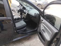 FORD - FIESTA - 2014/2014 - Preta - R$ 31.800,00