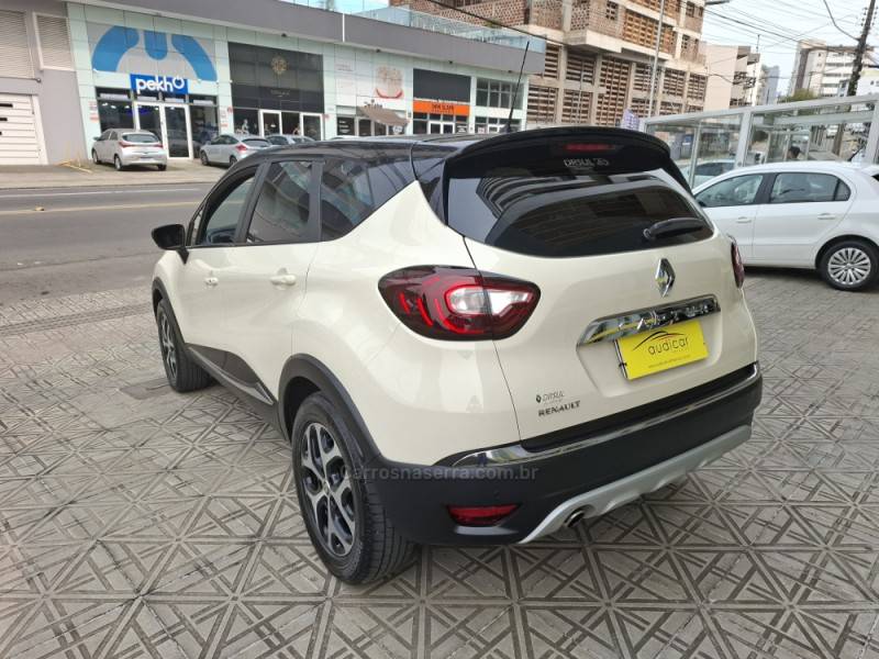 RENAULT - CAPTUR - 2019/2020 - Bege - R$ 79.800,00