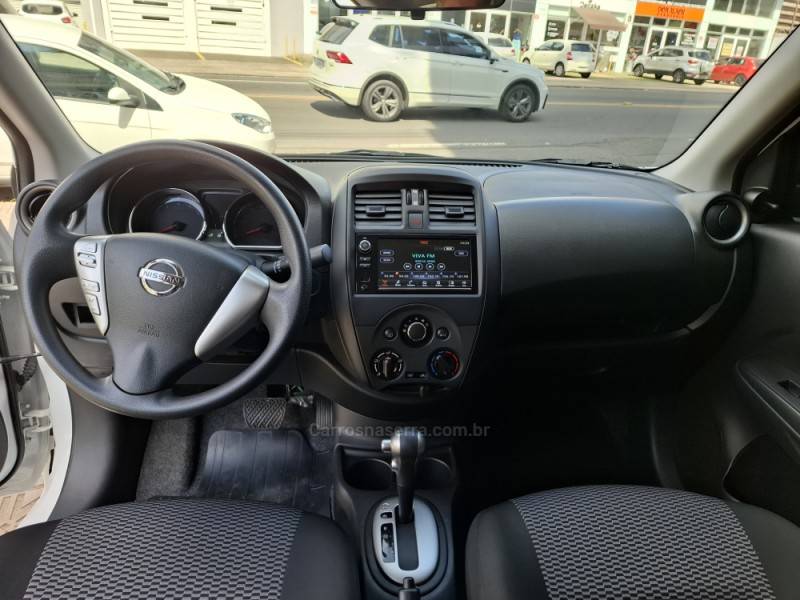 NISSAN - VERSA - 2020/2021 - Branca - R$ 69.800,00