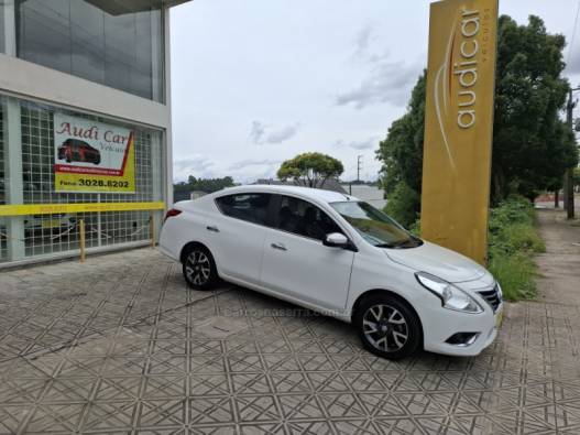 NISSAN - VERSA - 2017/2017 - Branca - R$ 57.800,00