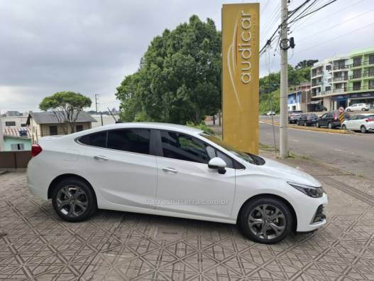 CHEVROLET - CRUZE - 2023/2023 - Branca - R$ 132.000,00