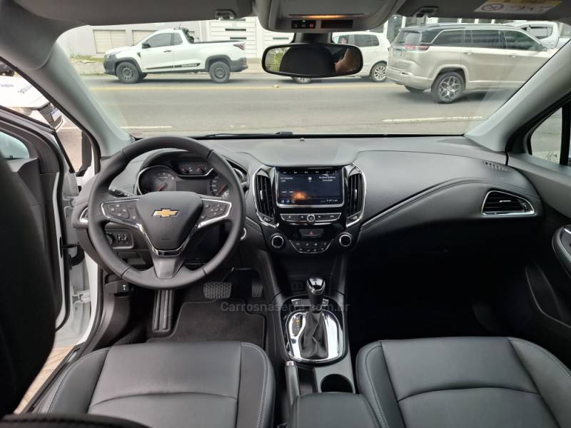 CHEVROLET - CRUZE - 2023/2023 - Branca - R$ 132.000,00