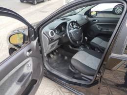 FORD - FIESTA - 2014/2014 - Preta - R$ 31.800,00