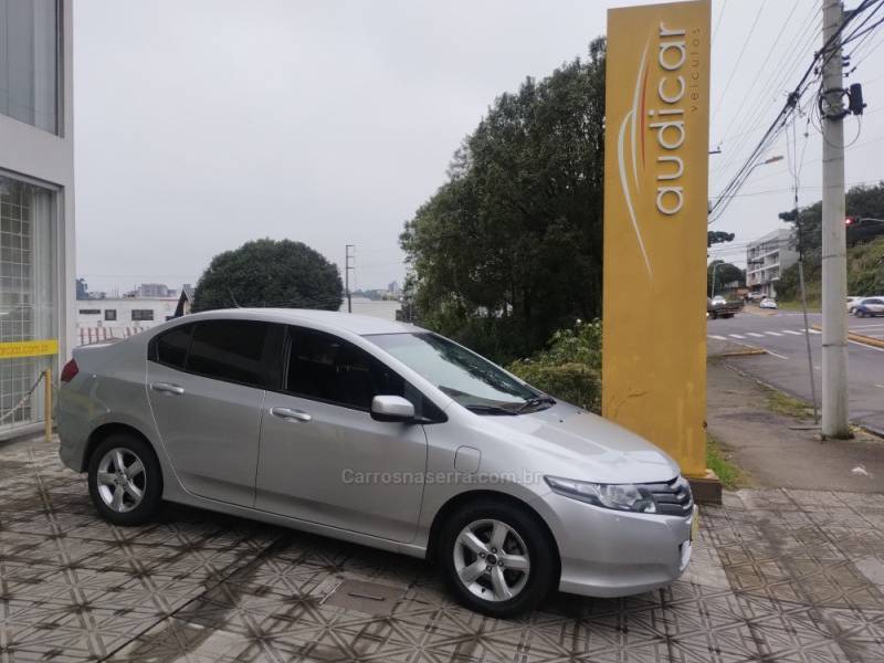 HONDA - CITY - 2011/2012 - Prata - R$ 42.800,00