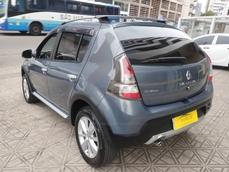 RENAULT - SANDERO - 2011/2012 - Cinza - R$ 35.800,00