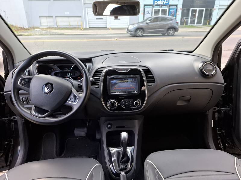 RENAULT - CAPTUR - 2017/2018 - Preta - R$ 69.800,00