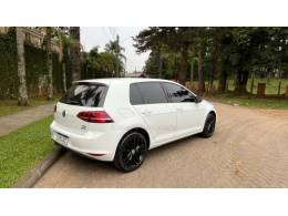 VOLKSWAGEN - GOLF - 2014/2015 - Branca - R$ 79.800,00