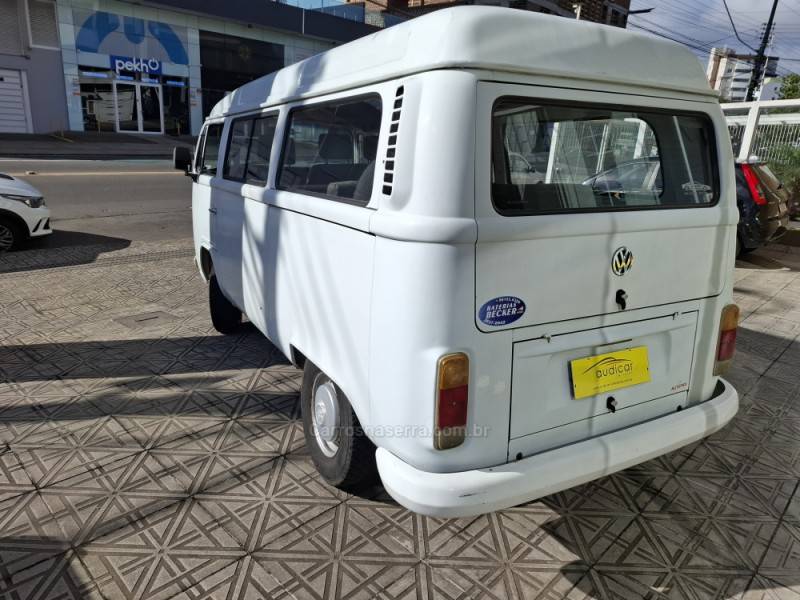 VOLKSWAGEN - KOMBI - 2001/2001 - Branca - R$ 25.000,00