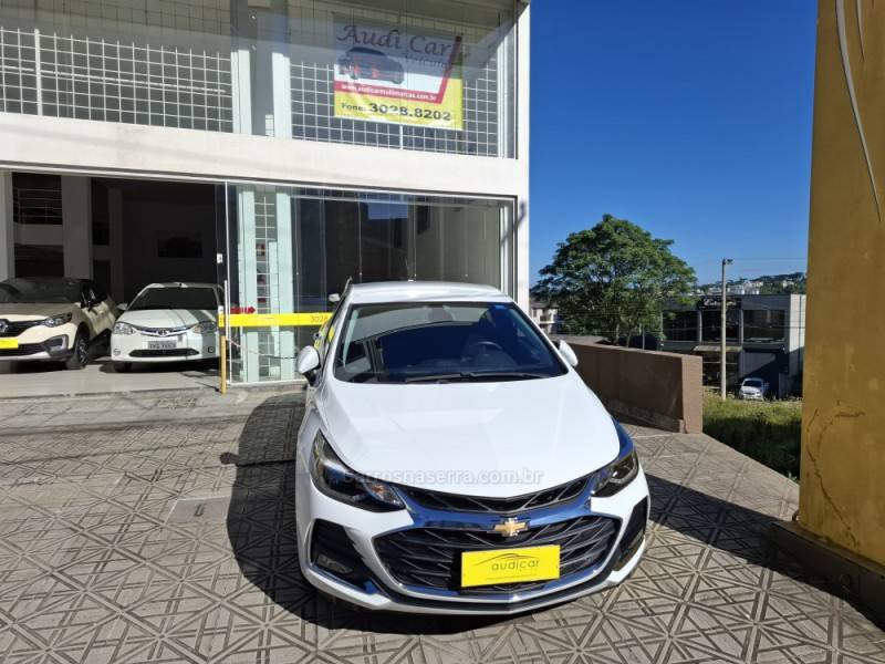 CHEVROLET - CRUZE - 2022/2023 - Branca - R$ 127.800,00