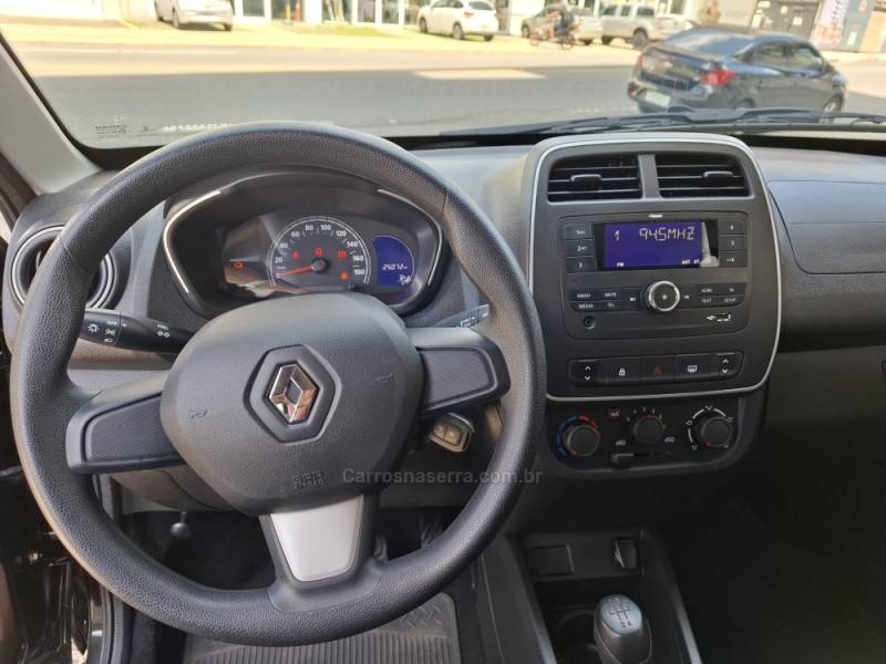 RENAULT - KWID - 2021/2022 - Preta - R$ 48.500,00