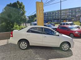 TOYOTA - ETIOS - 2016/2017 - Branca - R$ 67.000,00