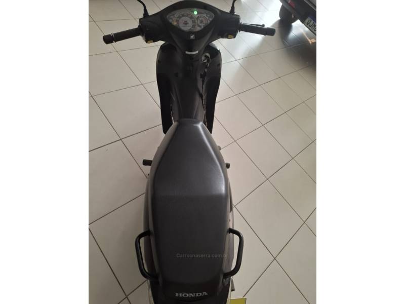 HONDA - BIZ 125 - 2010/2010 - Preta - R$ 8.800,00