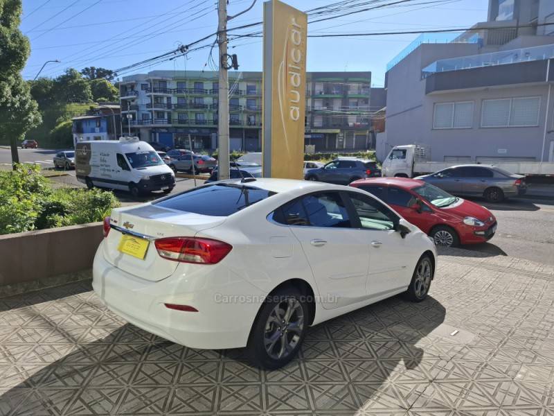 CHEVROLET - CRUZE - 2022/2023 - Branca - R$ 127.800,00